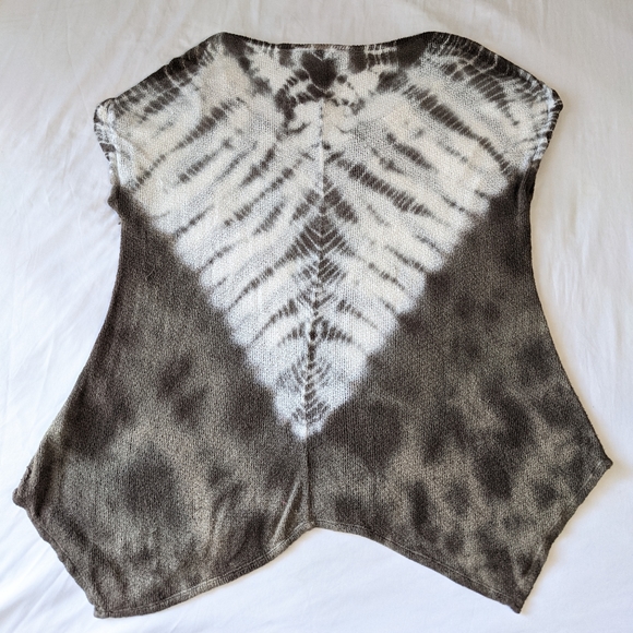 New Directions Rhinestone Detail SharkBite hemline Blouse Large - Picture 2 of 8